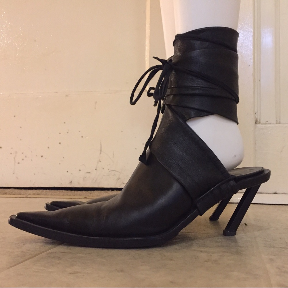 39 ANN DEMEULEMEESTER rare slant heel pointed shoe